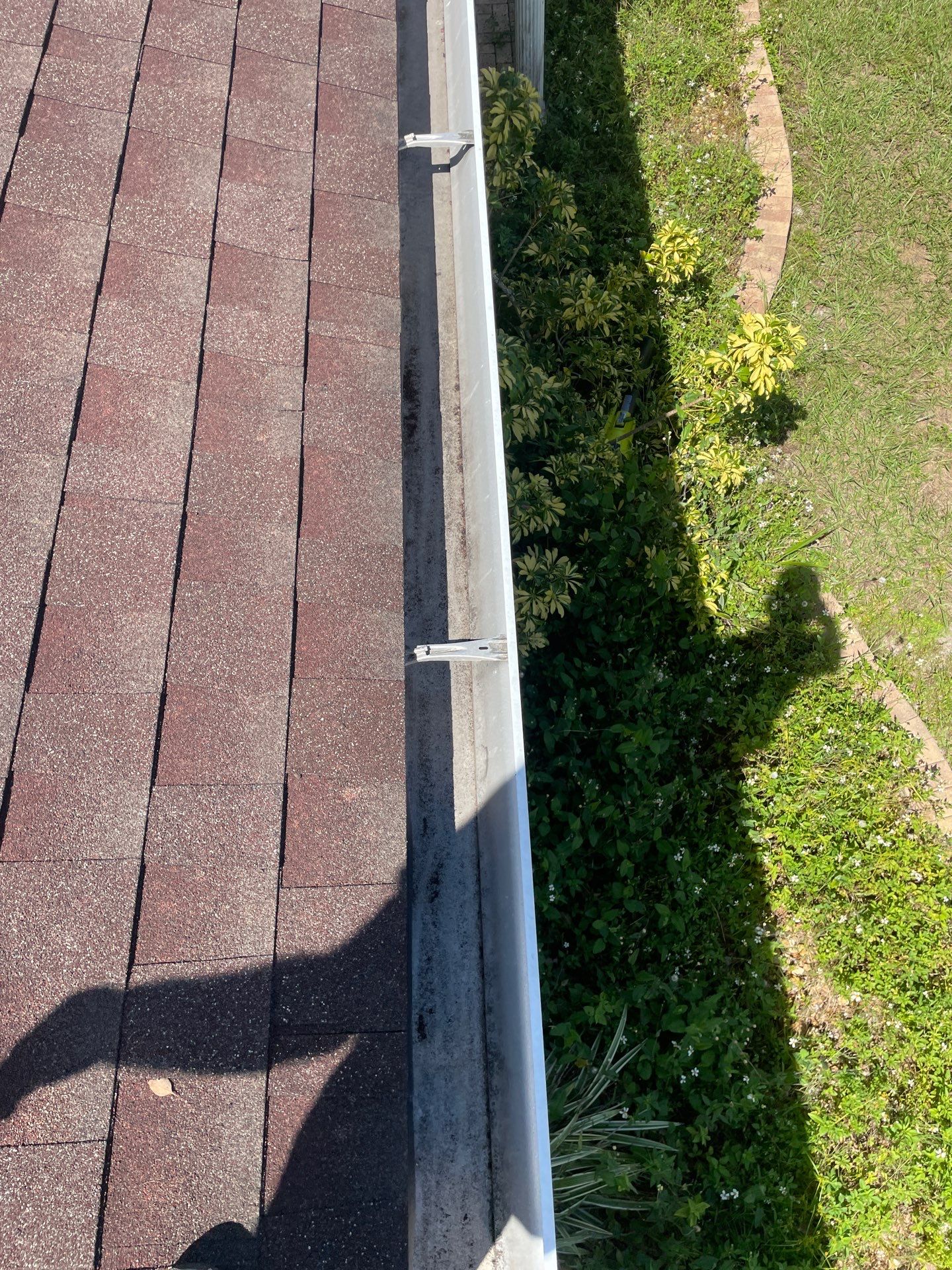 Gutter Cleaning in Brandon FL by Gutter Professors