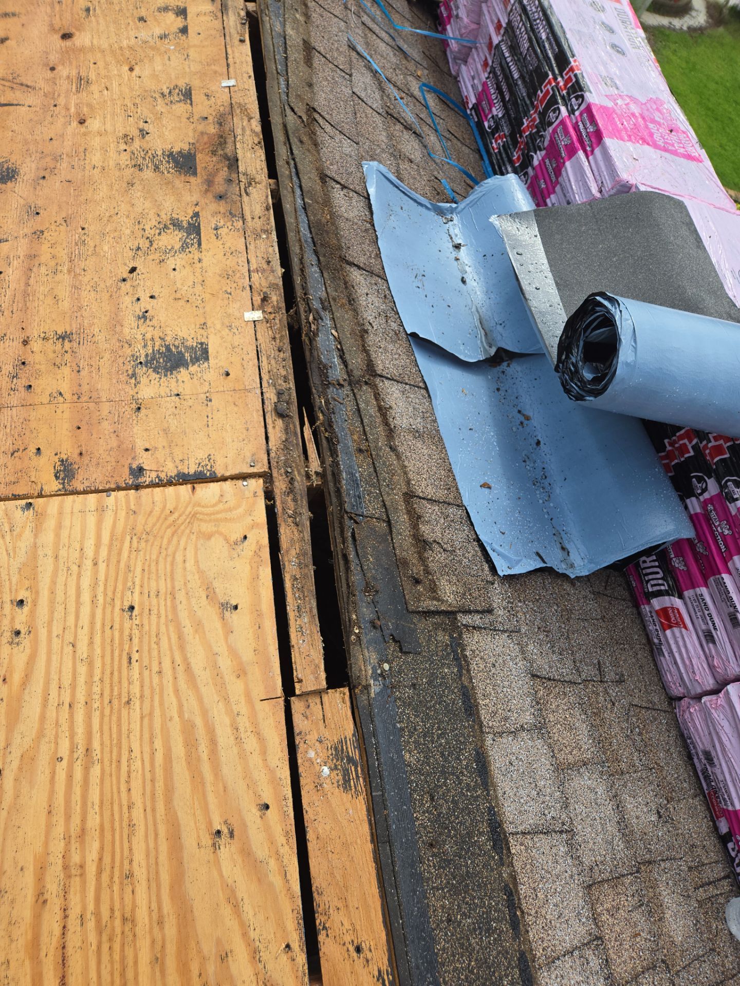 Project in Clearwater 33761 by Mitchell Roofing Company LLC 