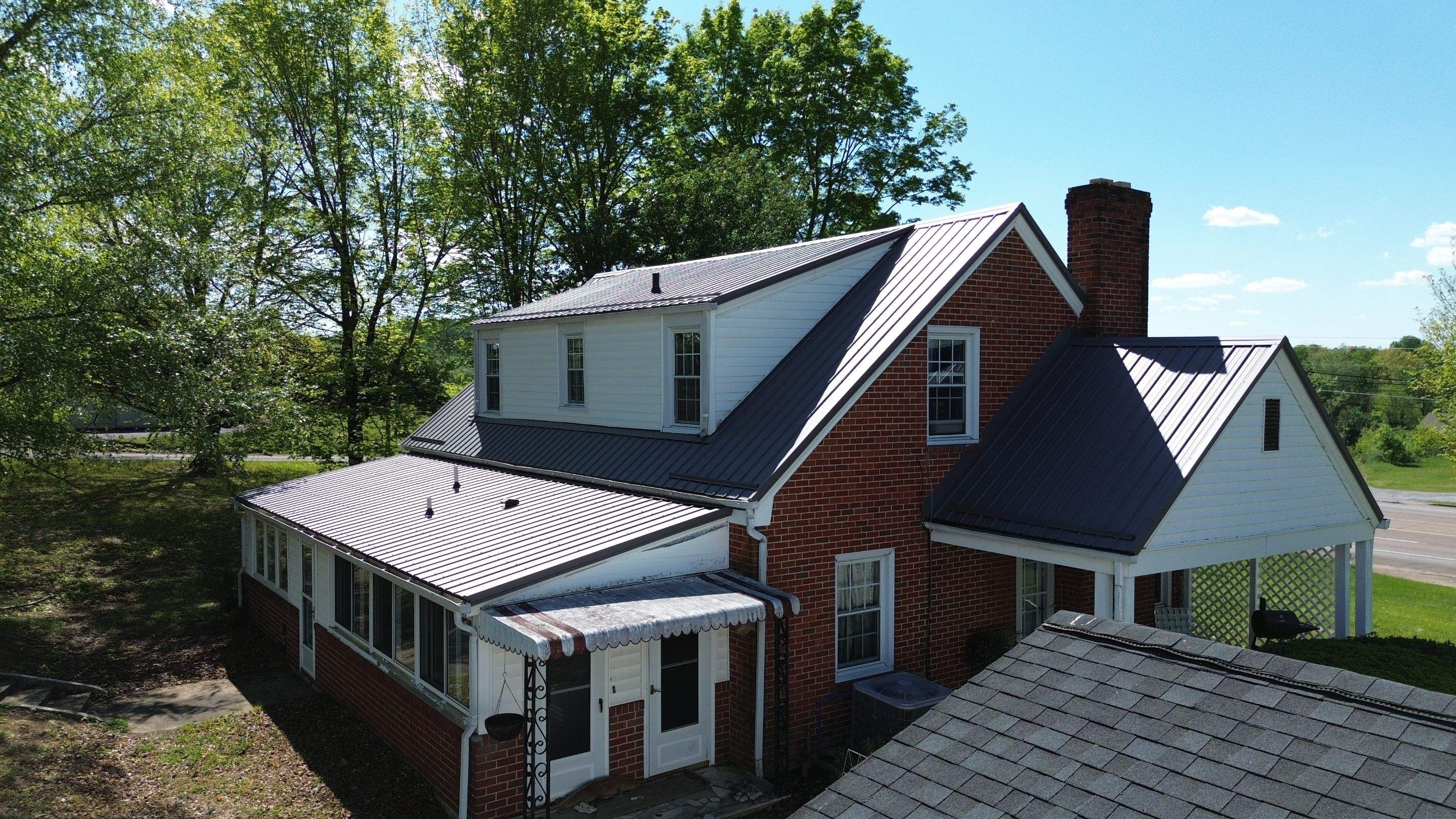 Torbett Residence by Omnia Roofing