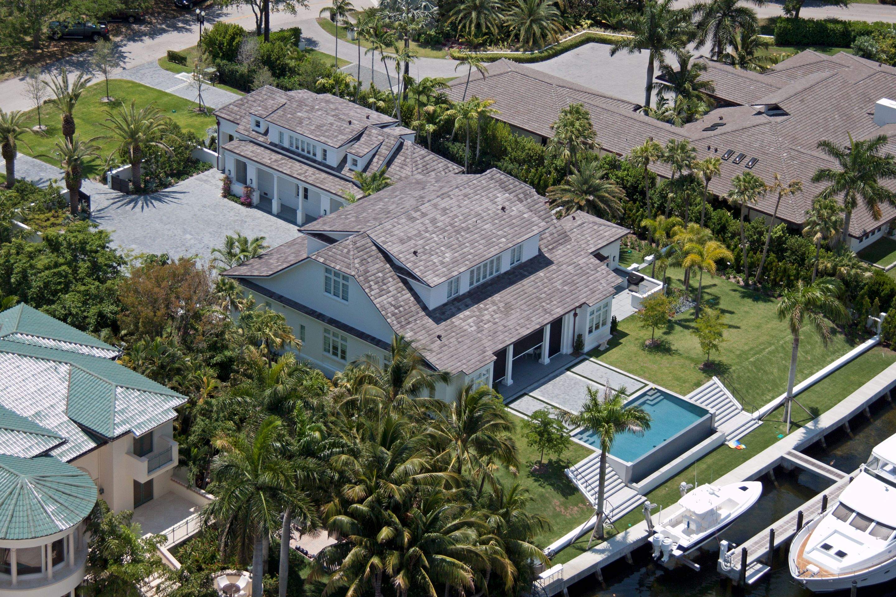 Ludowici - LudoShake - Earth Gray by Istueta Roofing
