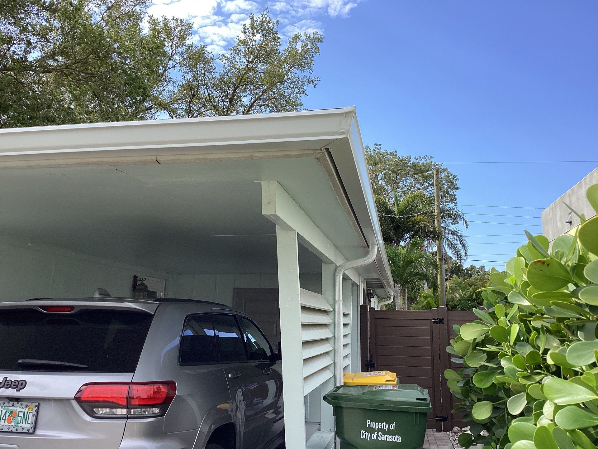Elegant 7-Inch Seamless Gutters in Sarasota FL in Sarasota FL by Gutter Professors