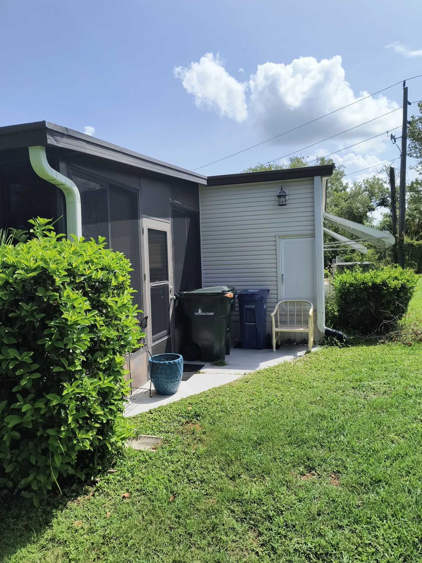 Aluminum Seamless Gutters using gutter cleaning in Sarasota FL by Gutter Professors
