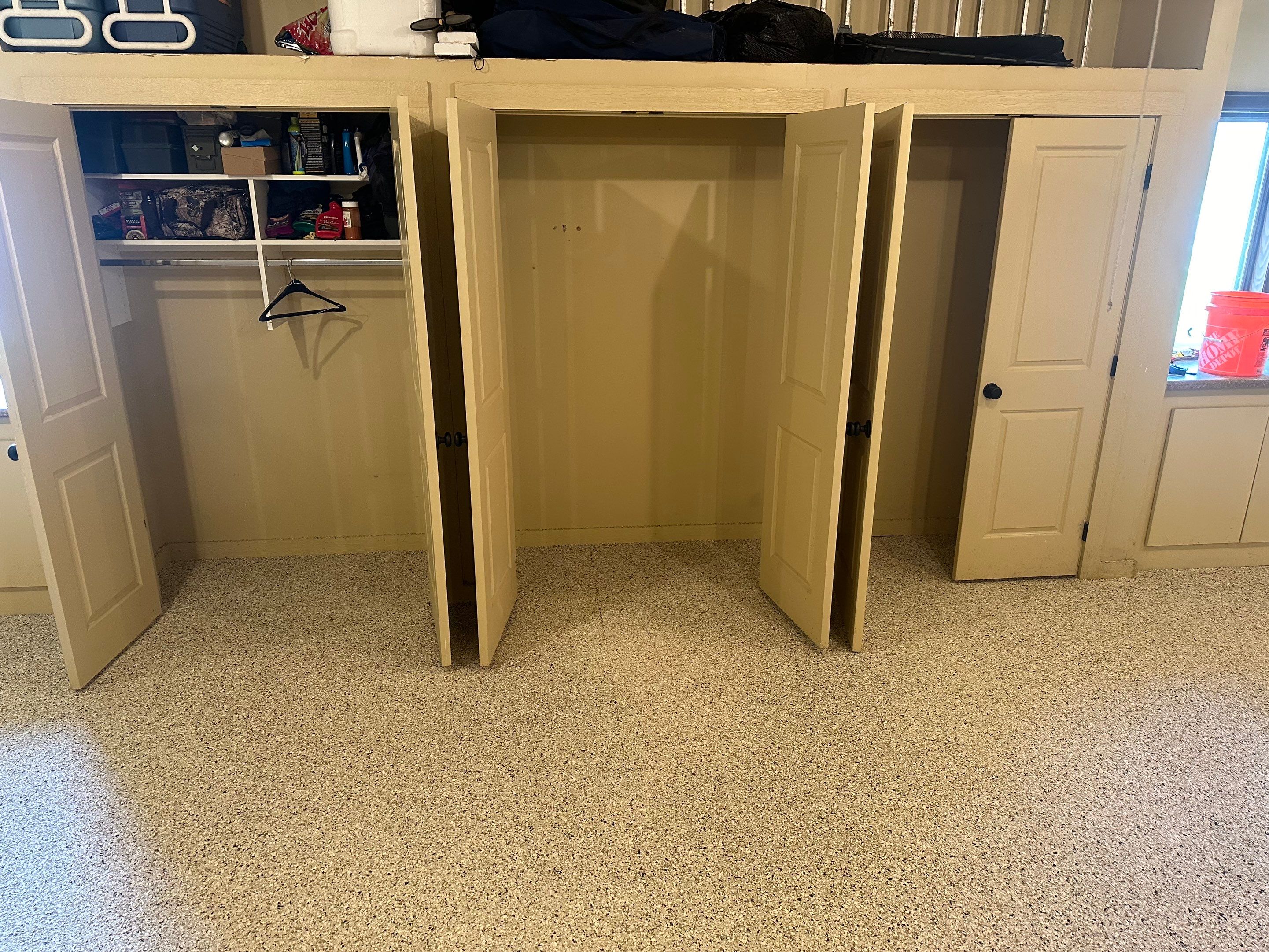 Sioux Falls Garage Floor Concrete Coating with Shoreline Flake Finish by Select Painting, Coatings & Garage Cabinets