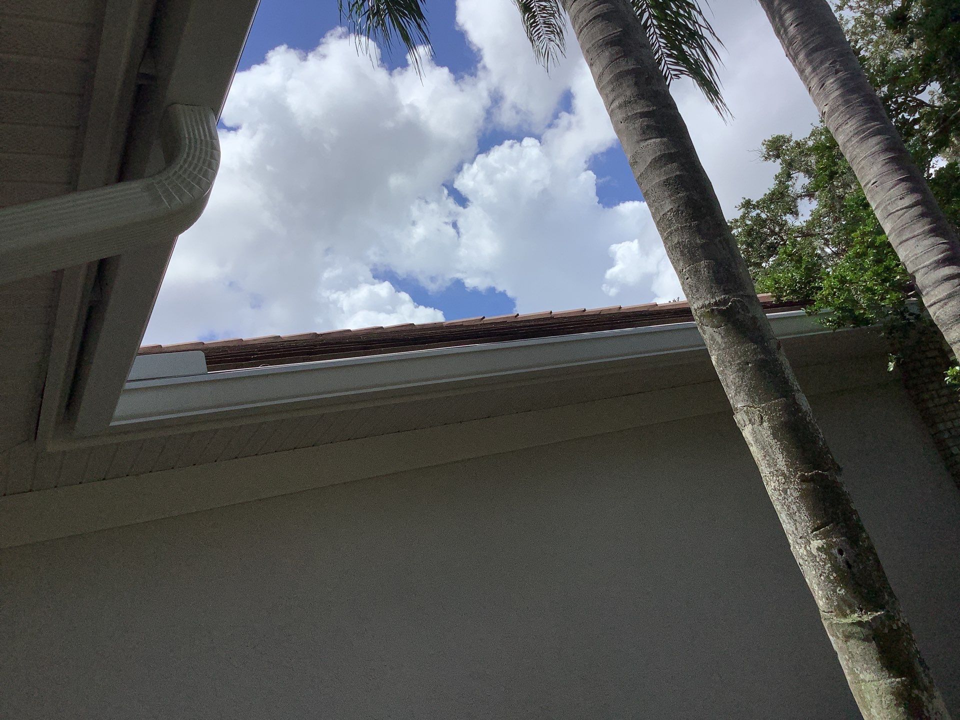 Seamless Gutters for Modern Homes in Sarasota FL by Gutter Professors
