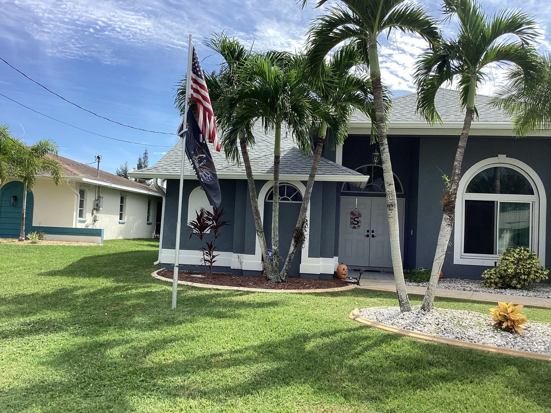 White K Style Seamless Gutters using Aluminum Seamless Gutters in Cape Coral FL by Gutter Professors