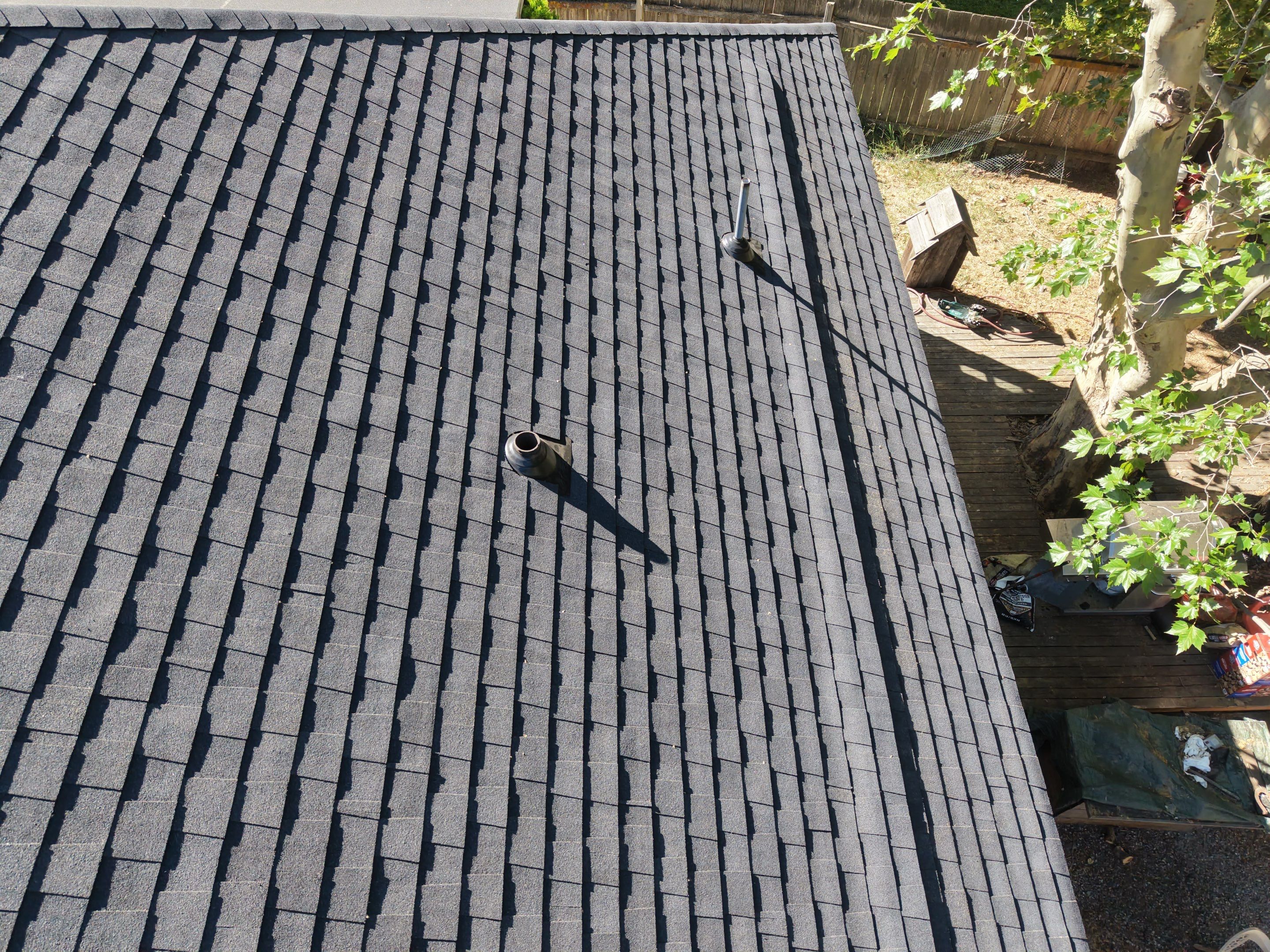 Residential Asphalt Shingle Roof Replacement for Home and Garage in Wenatchee by Alpine Roofing