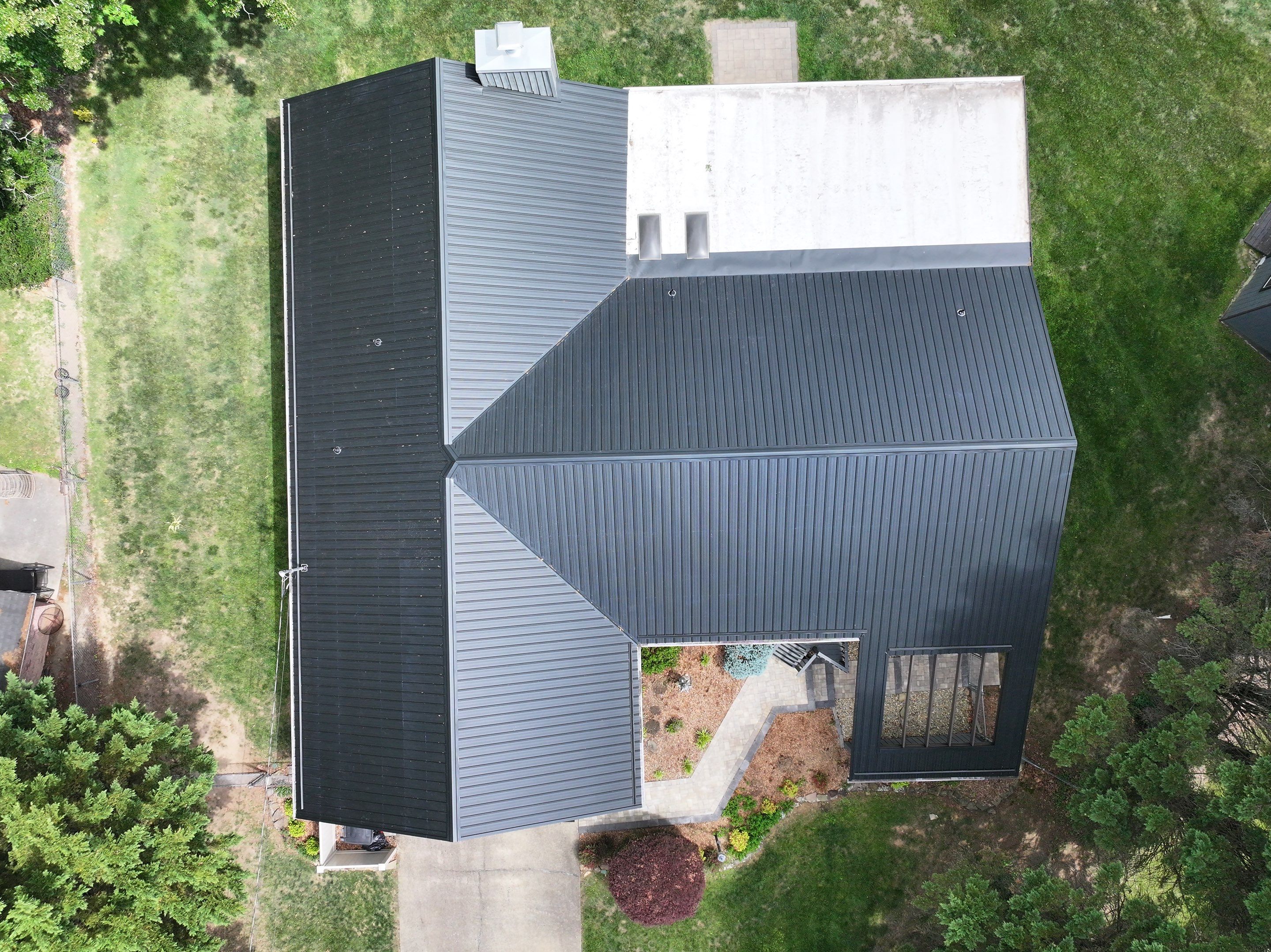 Miles Residence by Omnia Roofing