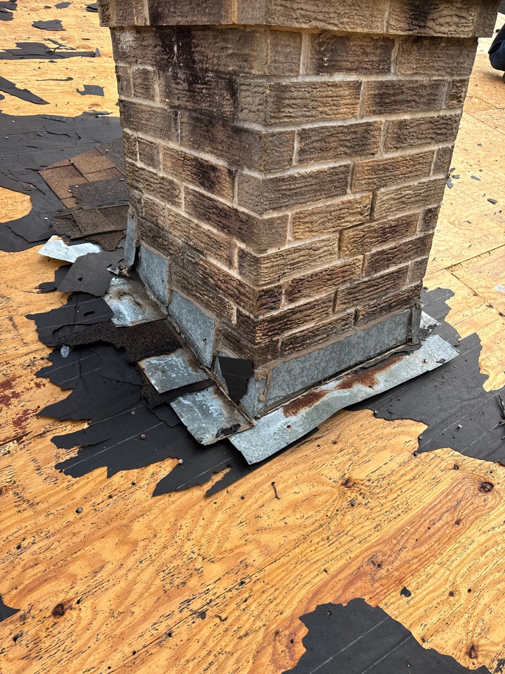 Crosby Roof Installation using Atlas Pinnacle Pristine by Modern BYLT Roofing & Construction