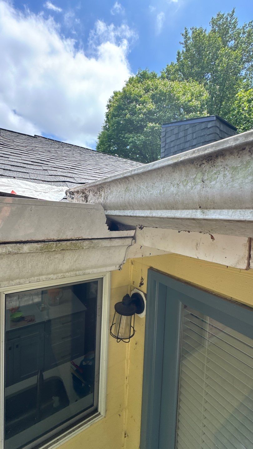 Oakton: Roof Replacement With CertainTeed Landmark Designer Shingles in Pewter by RM Banning, Inc.