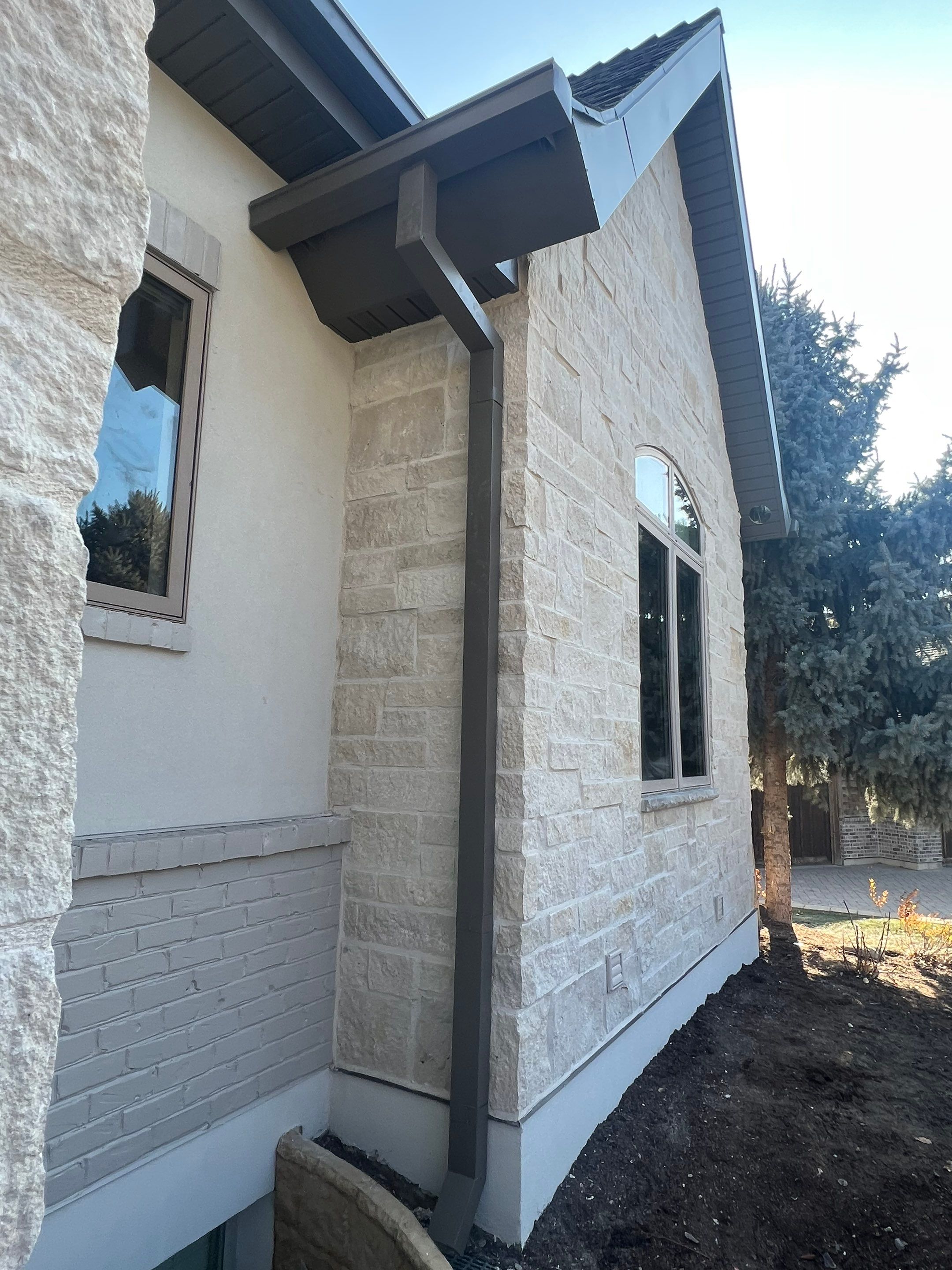 Accesories by Master Rain Gutters.