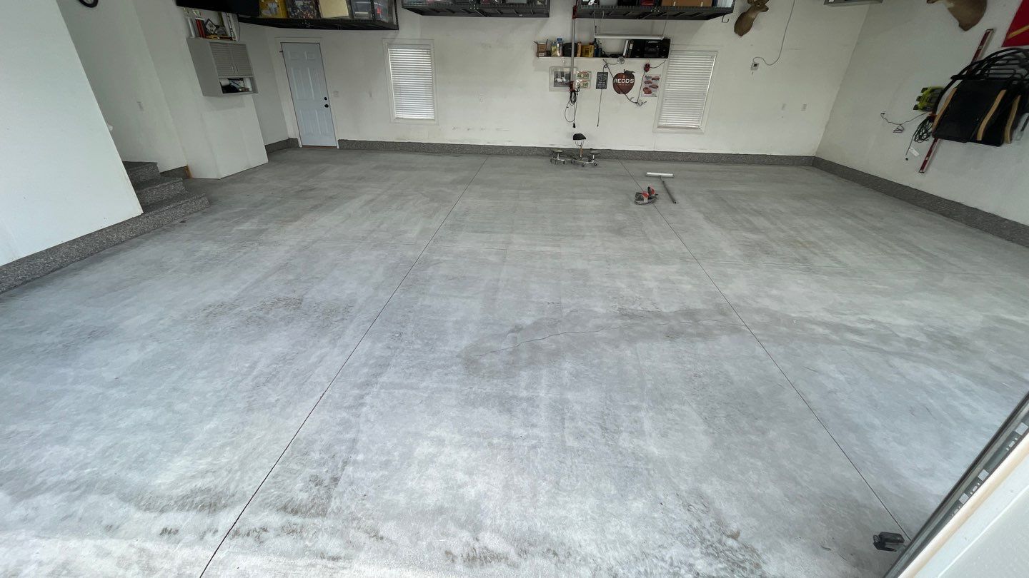 Garage using Silver Creek by Select Painting, Coatings & Garage Cabinets