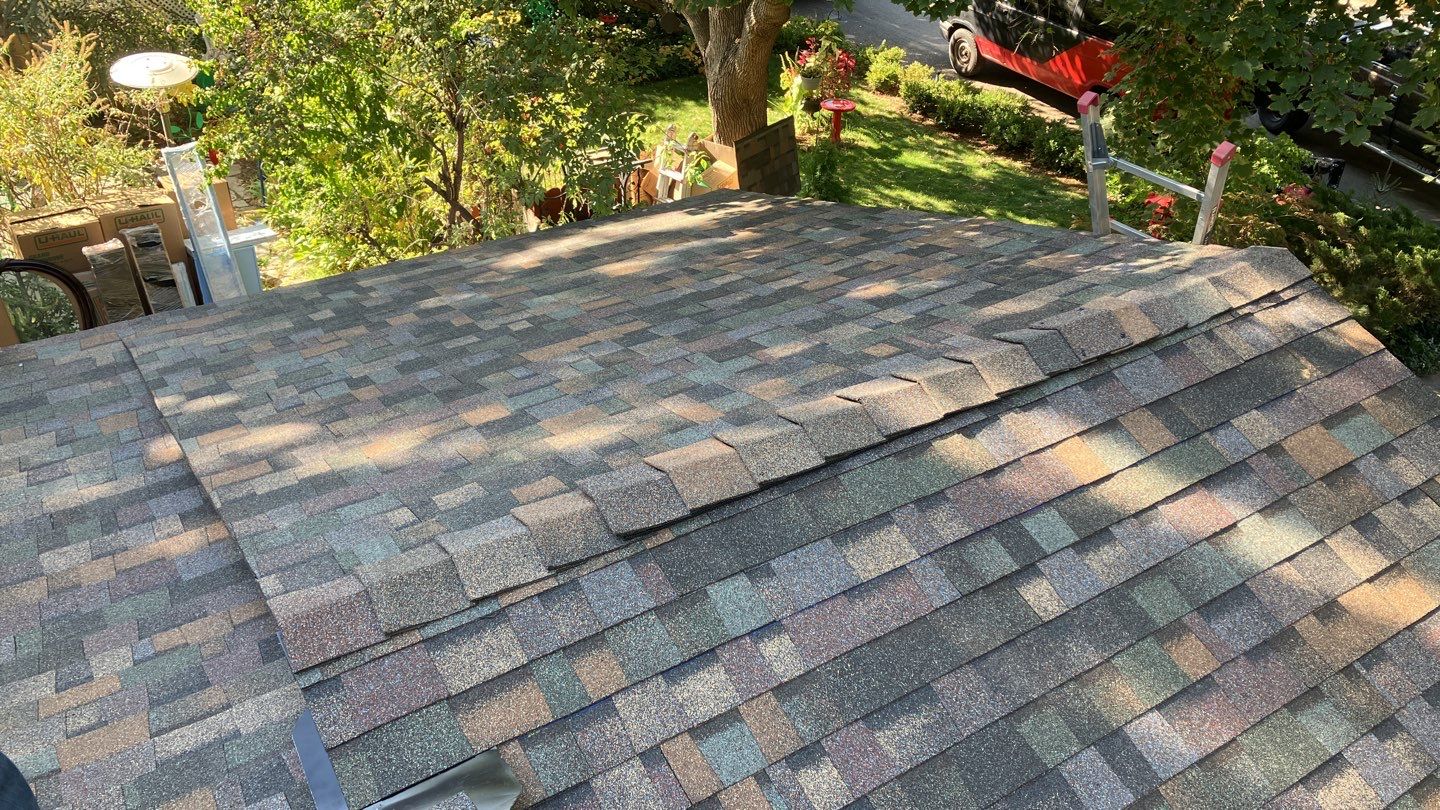 Creative Blend of 2 different Owens Corning Duration Designer Collection by ID Roofing LLC