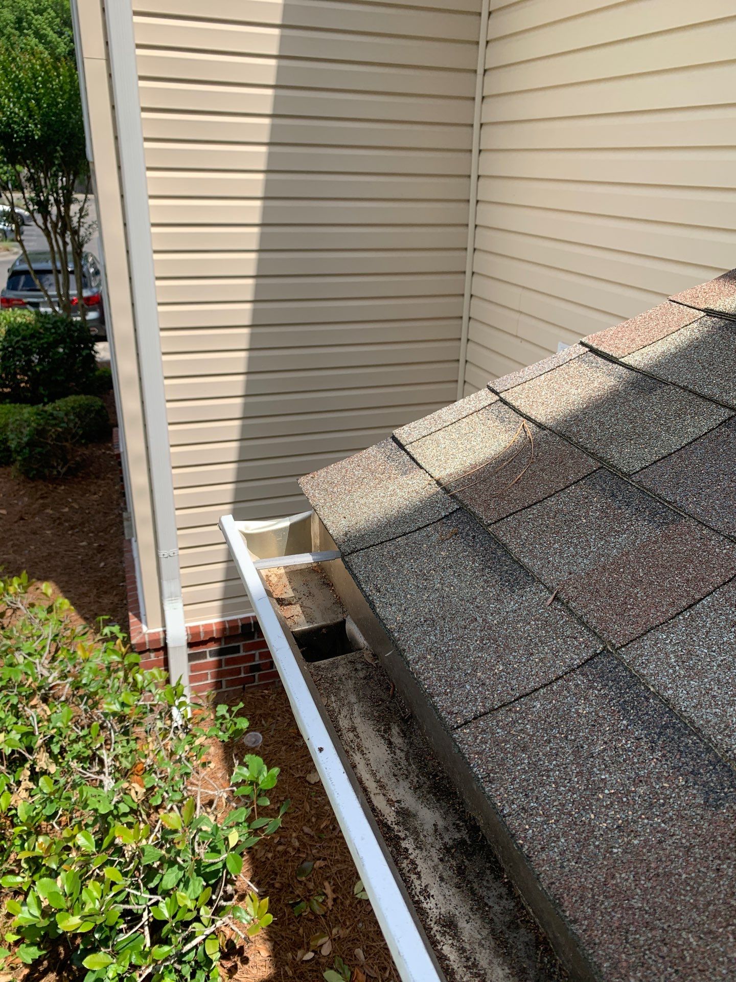 Commercial gutter cleaning Leland & Hampstead, NC after photo with clean gutters