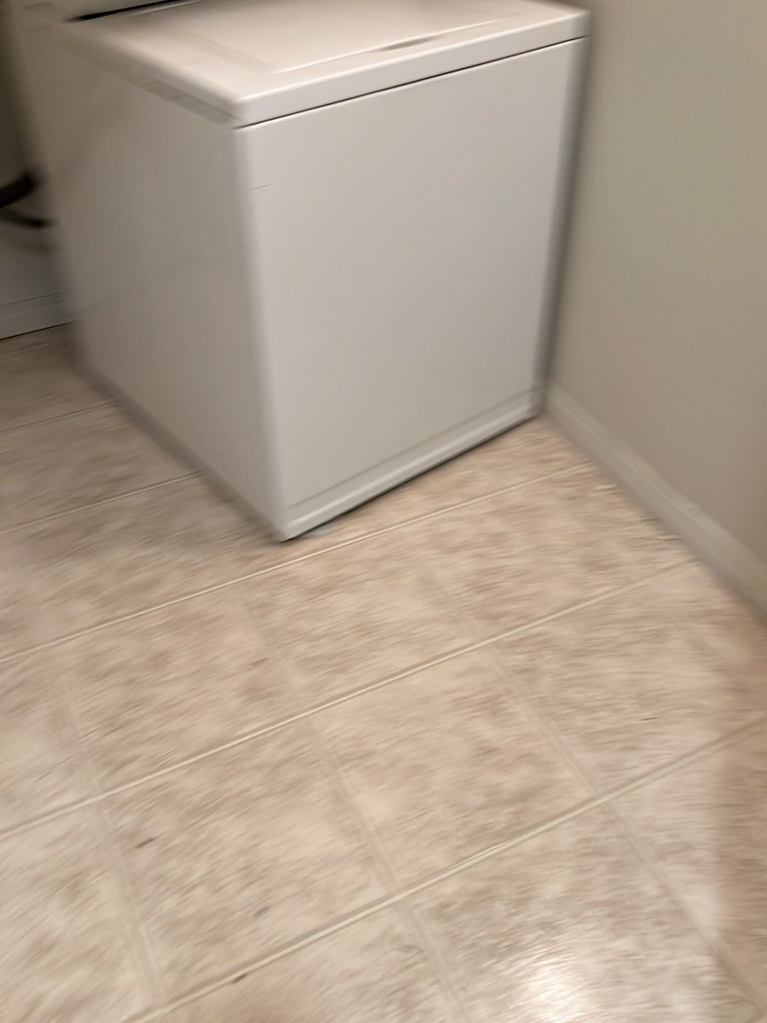 Moveout Clean - Very dirty by Tidyups Cleaning Service Inc