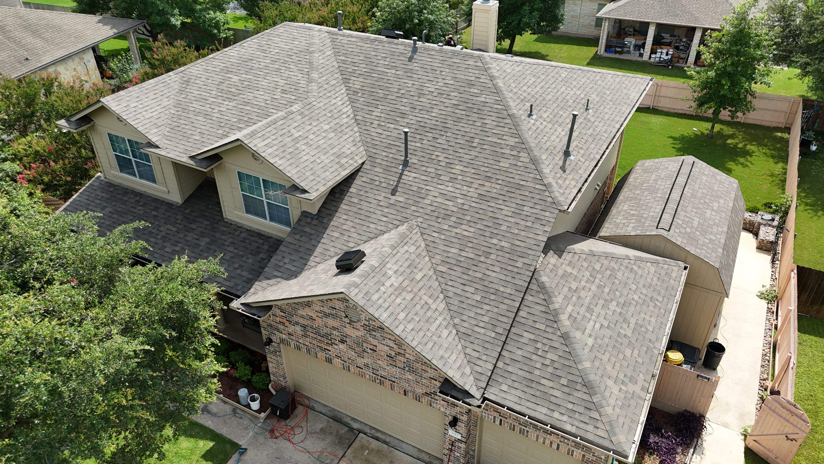 Weathered Wood - Malarkey Vista by RoofsOnly.com