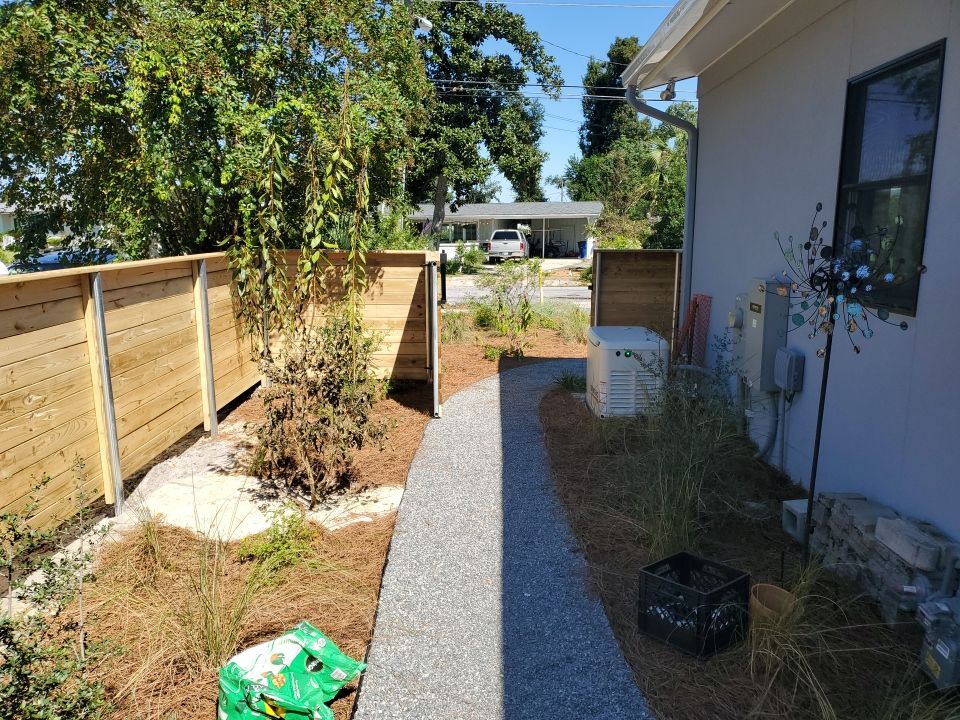 Custom Horizontal Fence  by Hip Square Fence Inc.
