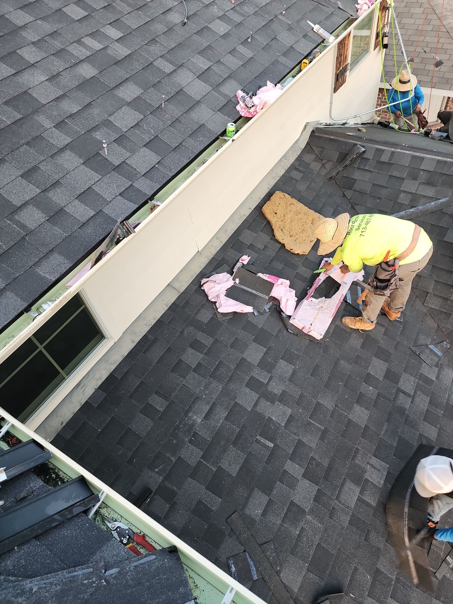 Residential Roofing Installation using Owen's Corning Duration (Lifetime) Shingles by Roof Repair Company