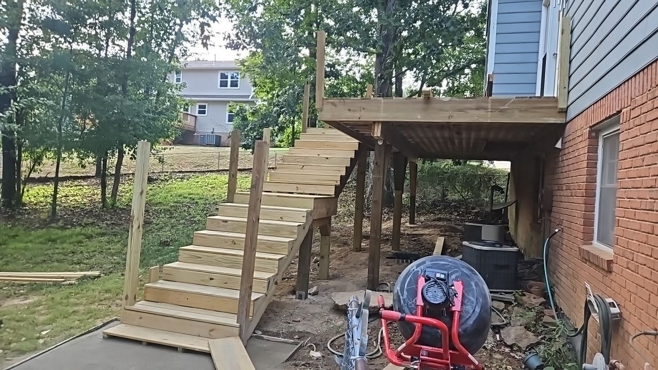 Russet Cove Circle - Deck Installation by Pillar and Pine