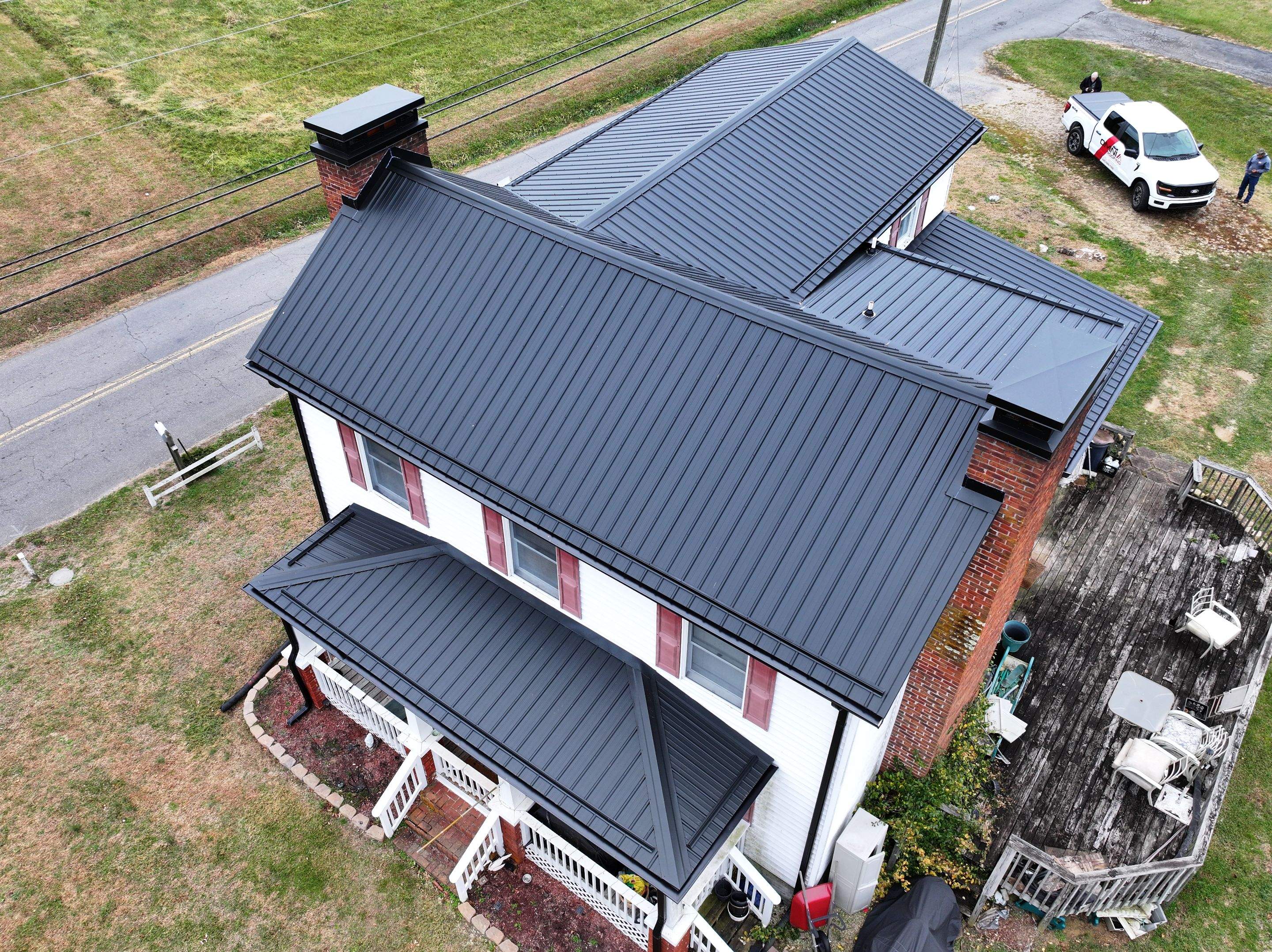 Phillips Residence by Omnia Roofing