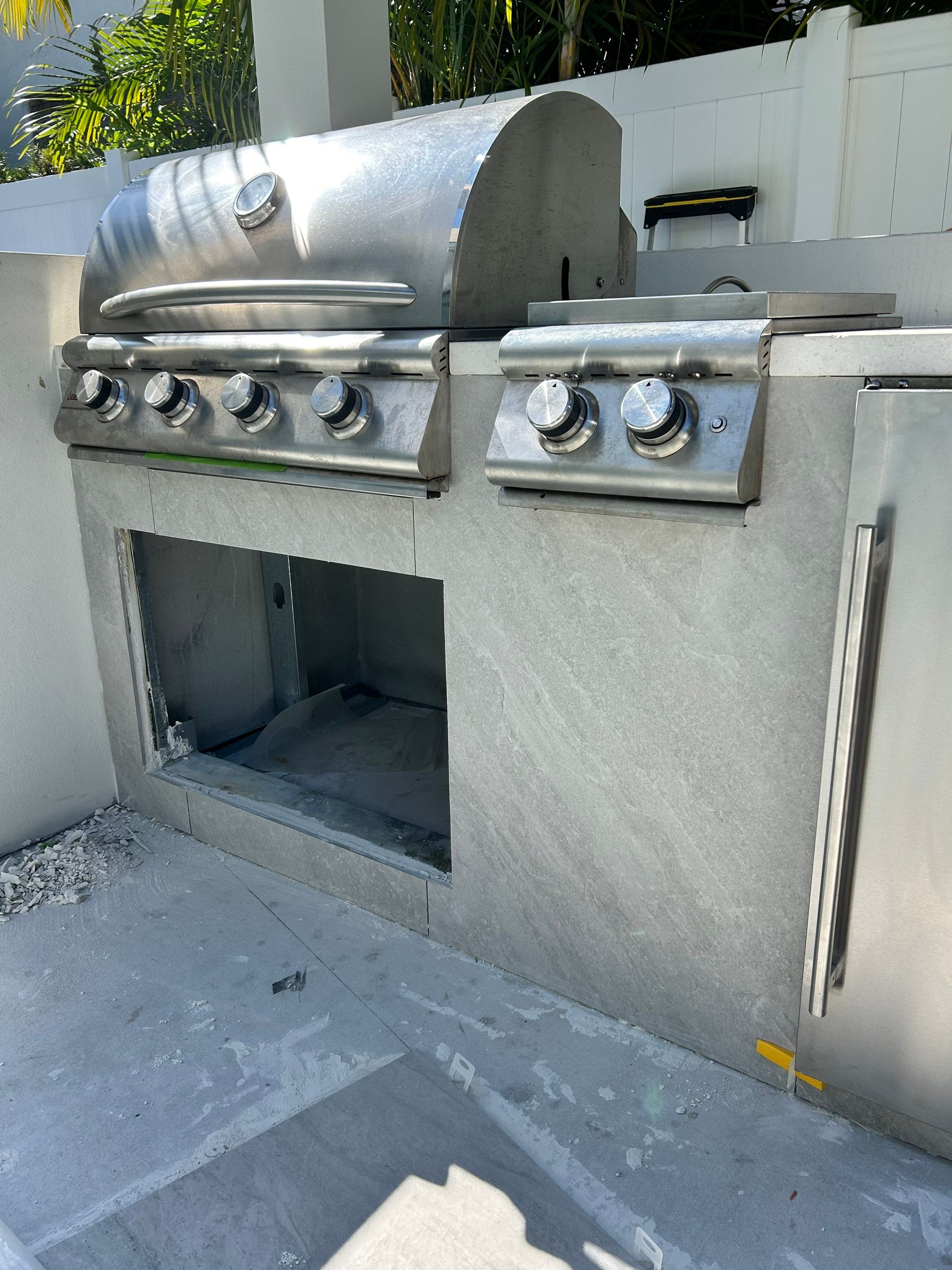 Outdoor BBQ - East Boca Raton by Hevi Tile