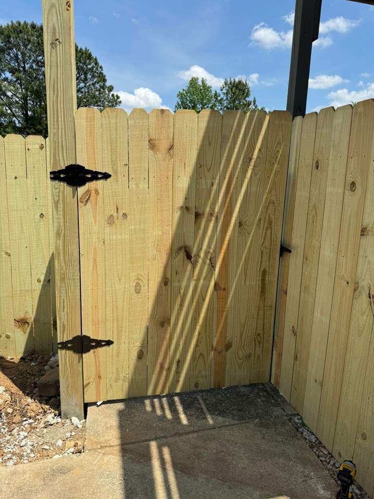 Lake Crest - Fence by Pillar and Pine