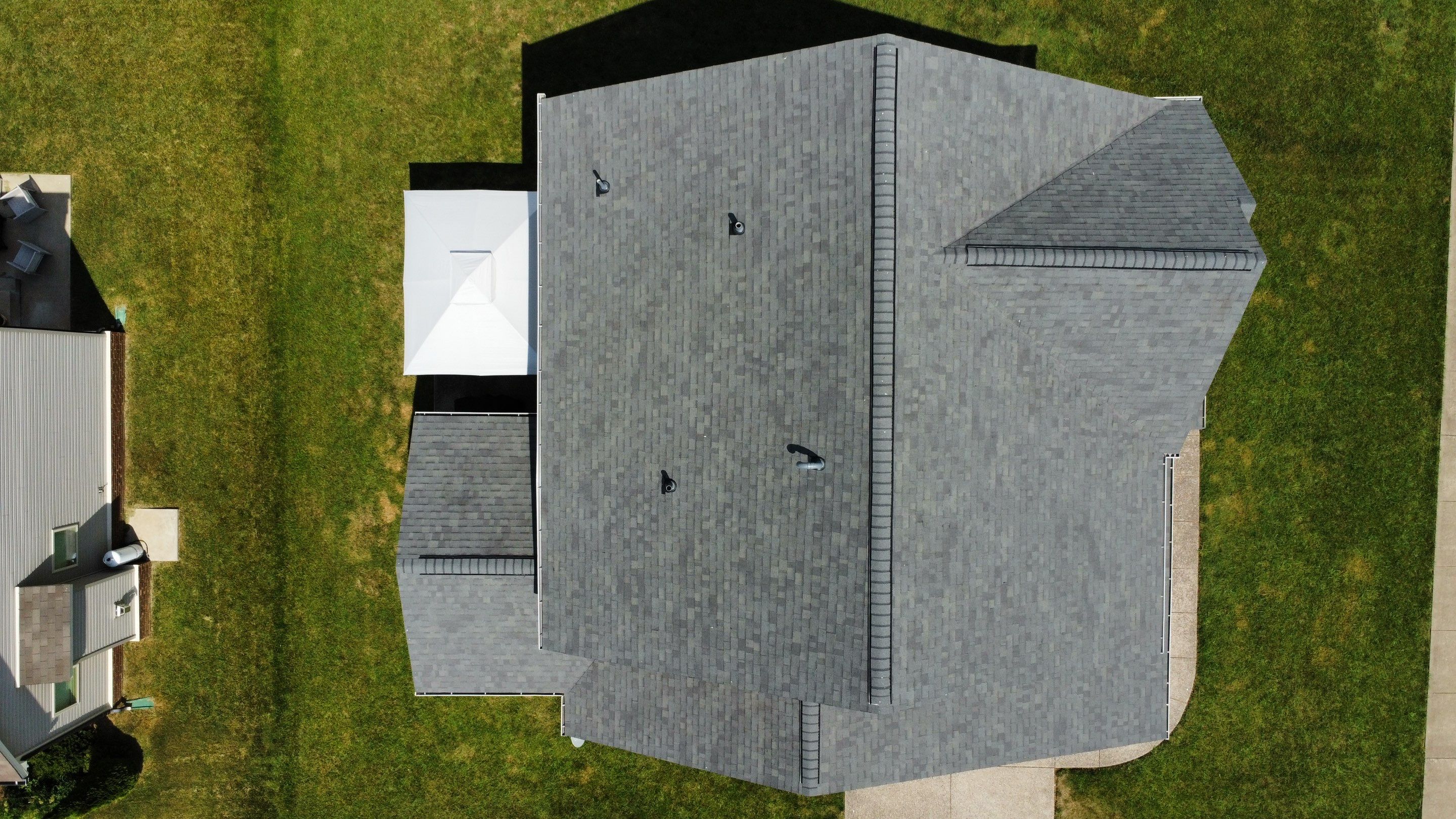 Residential Roofing Installation using Owens Corning Oakridge Roofing System by Undersun Roofing 