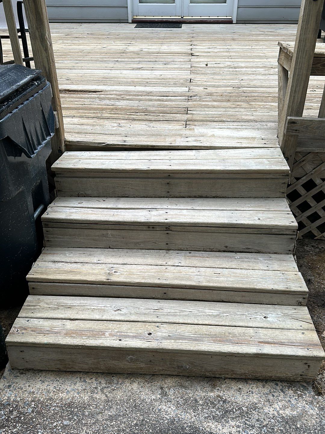 Weathered Deck using AcryFin by DuraSeal