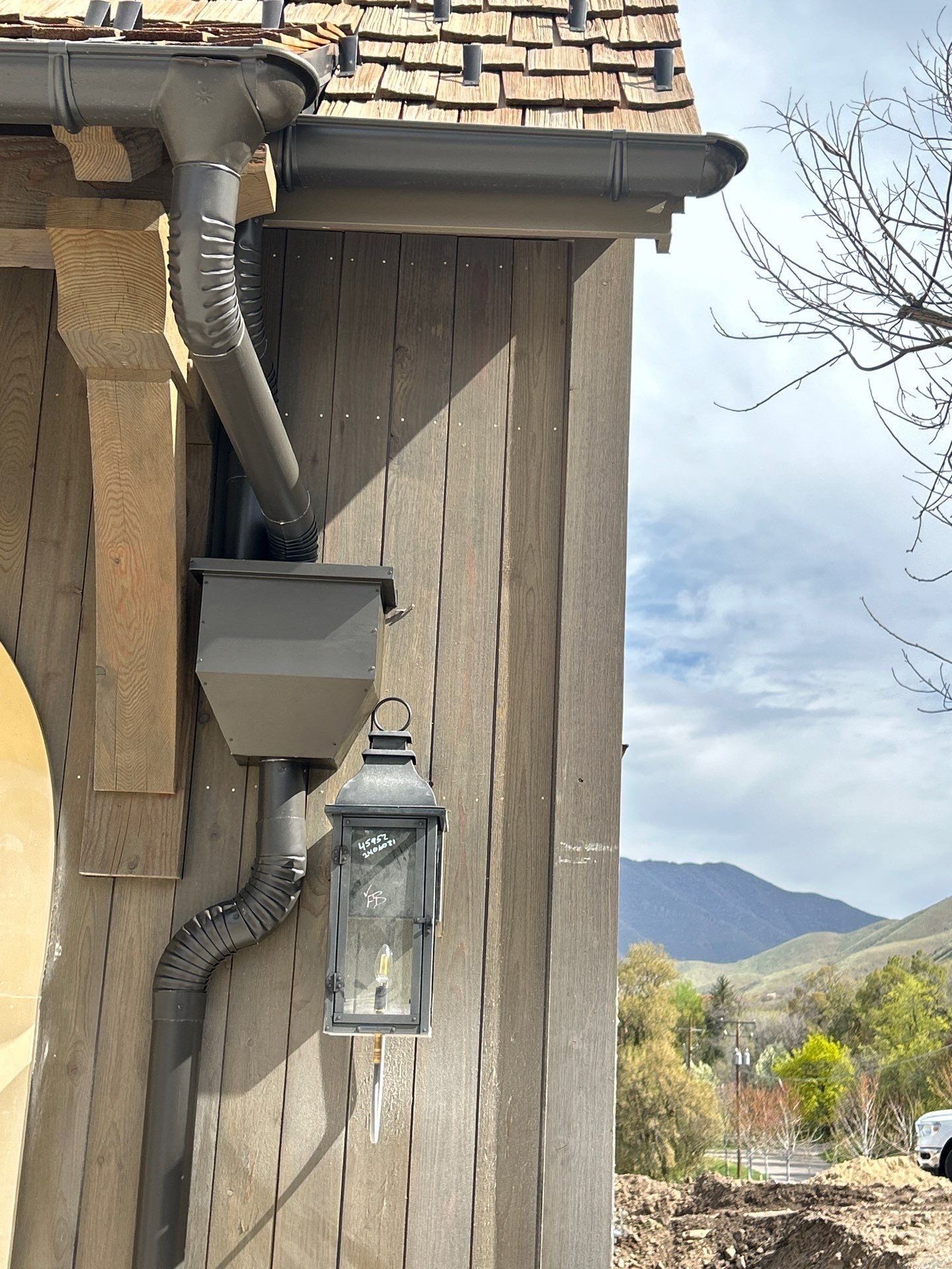 Accesories by Master Rain Gutters.