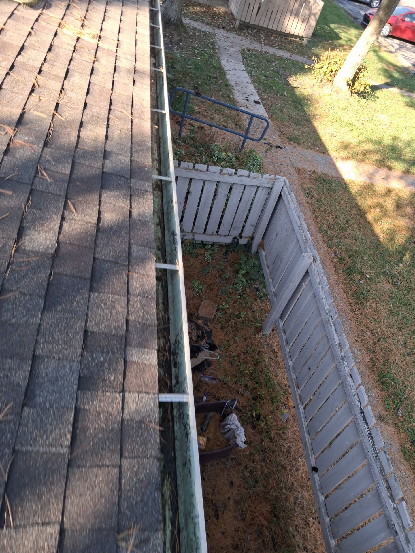 Commercial gutter cleaning Carbondale, IL after photo with clean gutters