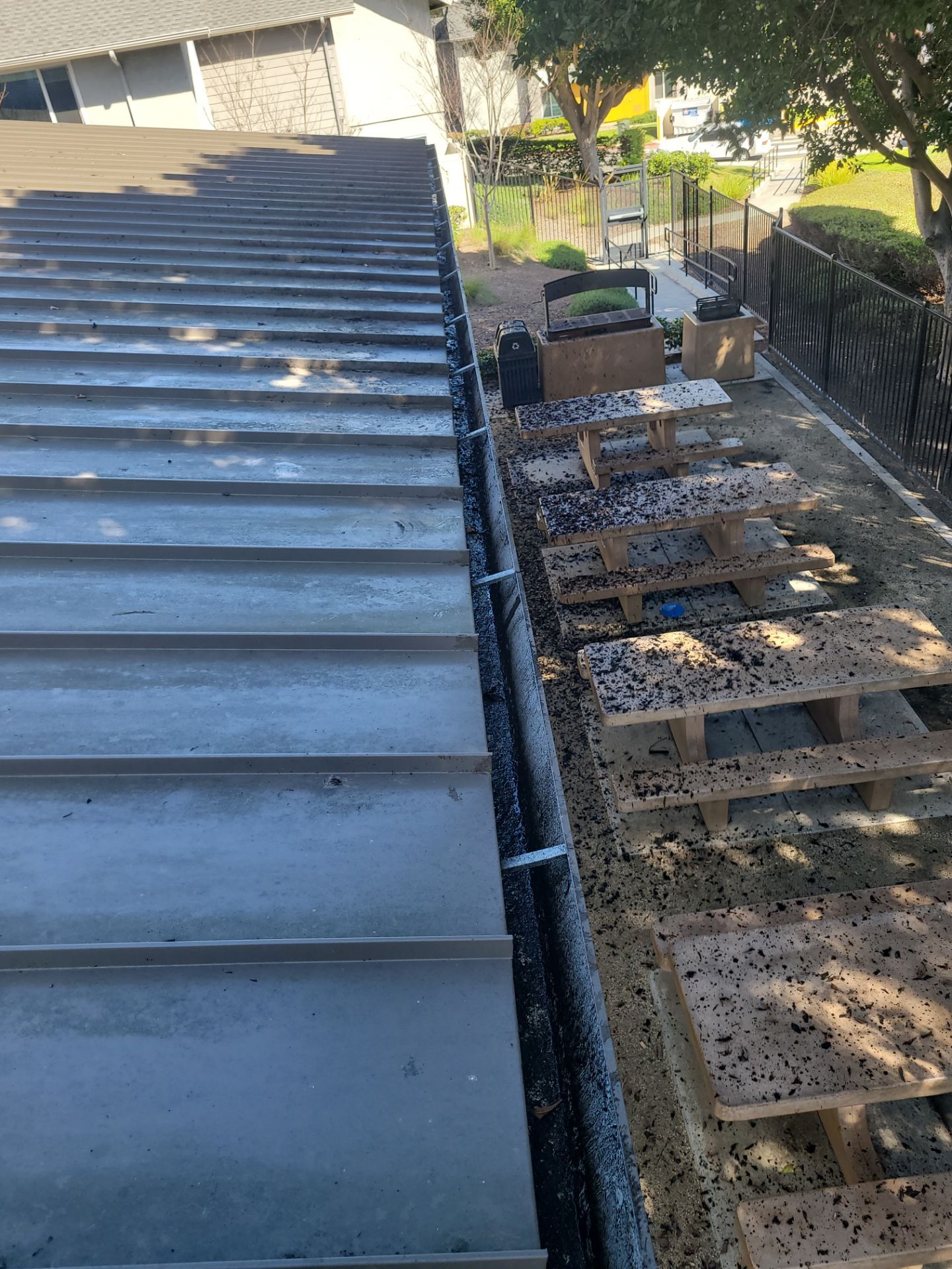 Commercial gutter cleaning San Diego after photo with clean gutters