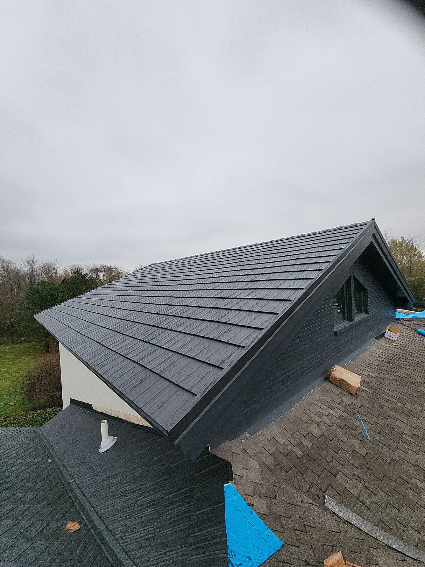Black Frost Metal Shake Roof & Modern Exterior Renovation – Fort Wayne, IN by 4Ever Metal Roofing