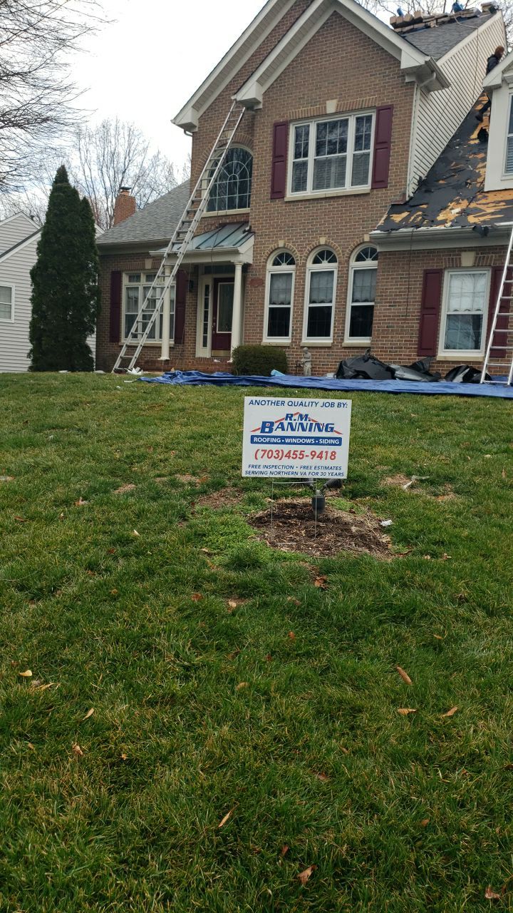 Fairfax Station: CertainTeed Landmark Pro Designer Shingles in Max Def Weathered Wood by RM Banning, Inc.