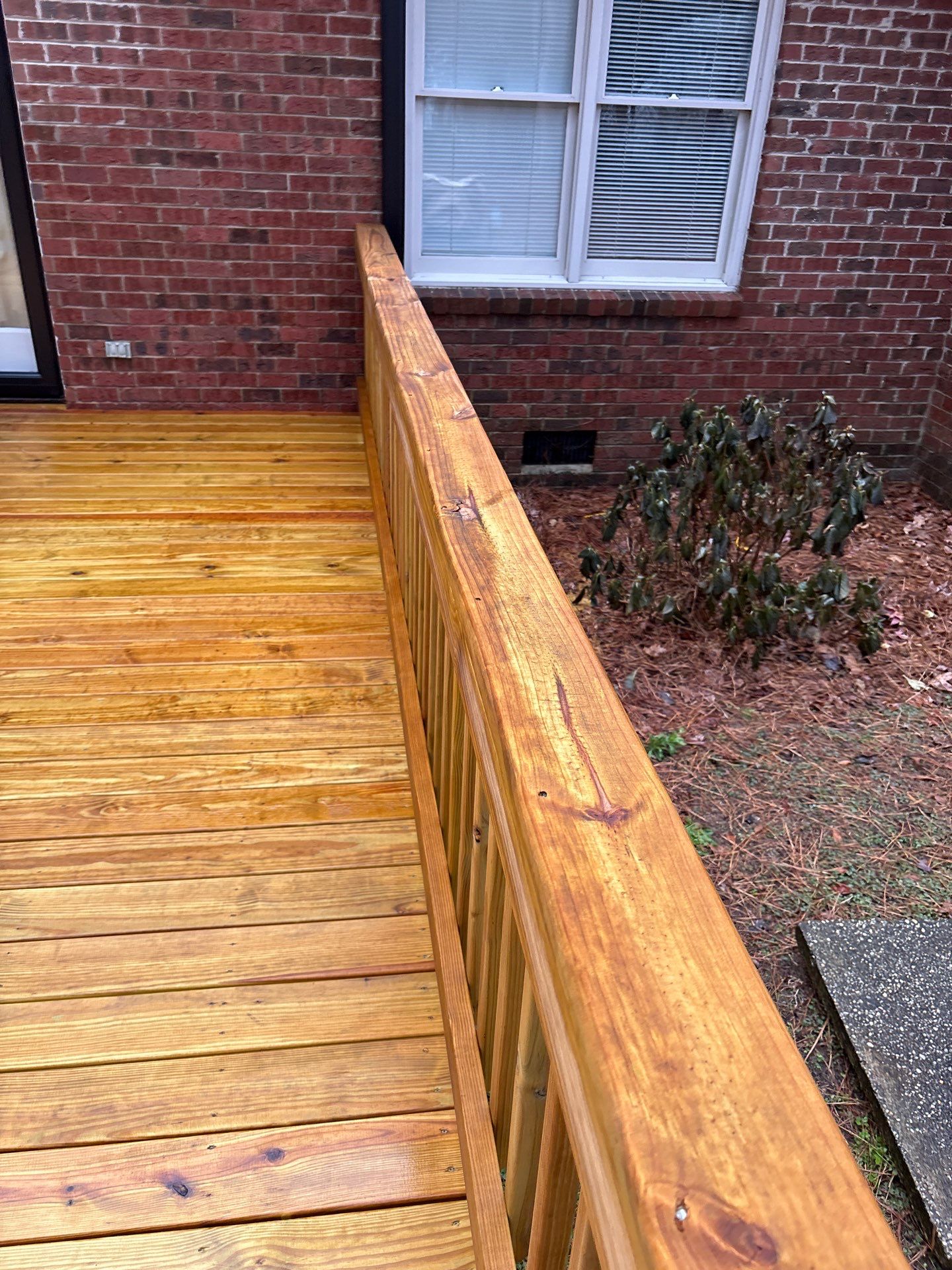 Wood Deck using Wood Sealant by DuraSeal