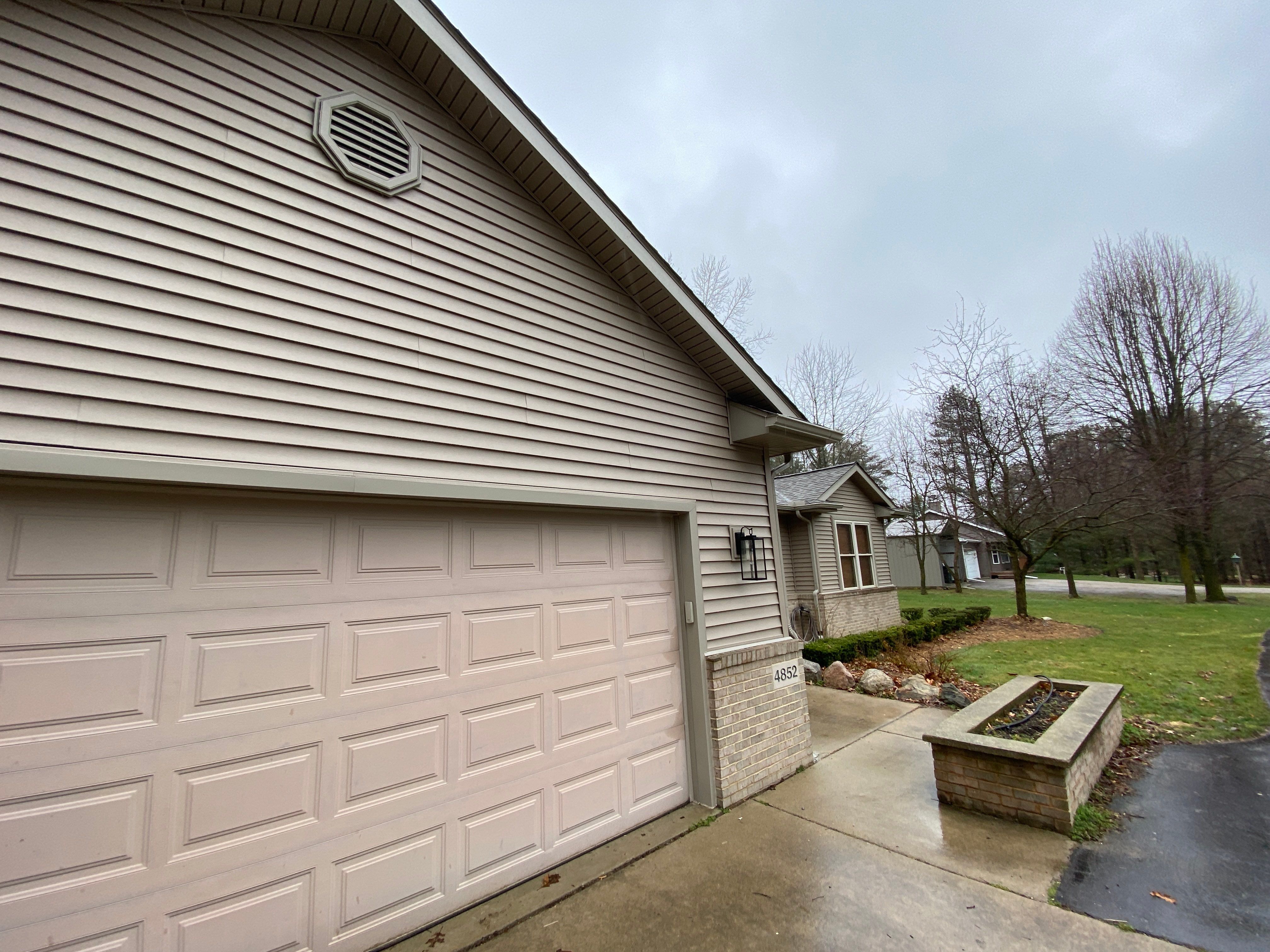 Siding Replacement using Certainteed Restoration Classic D4 by 180 Contractors