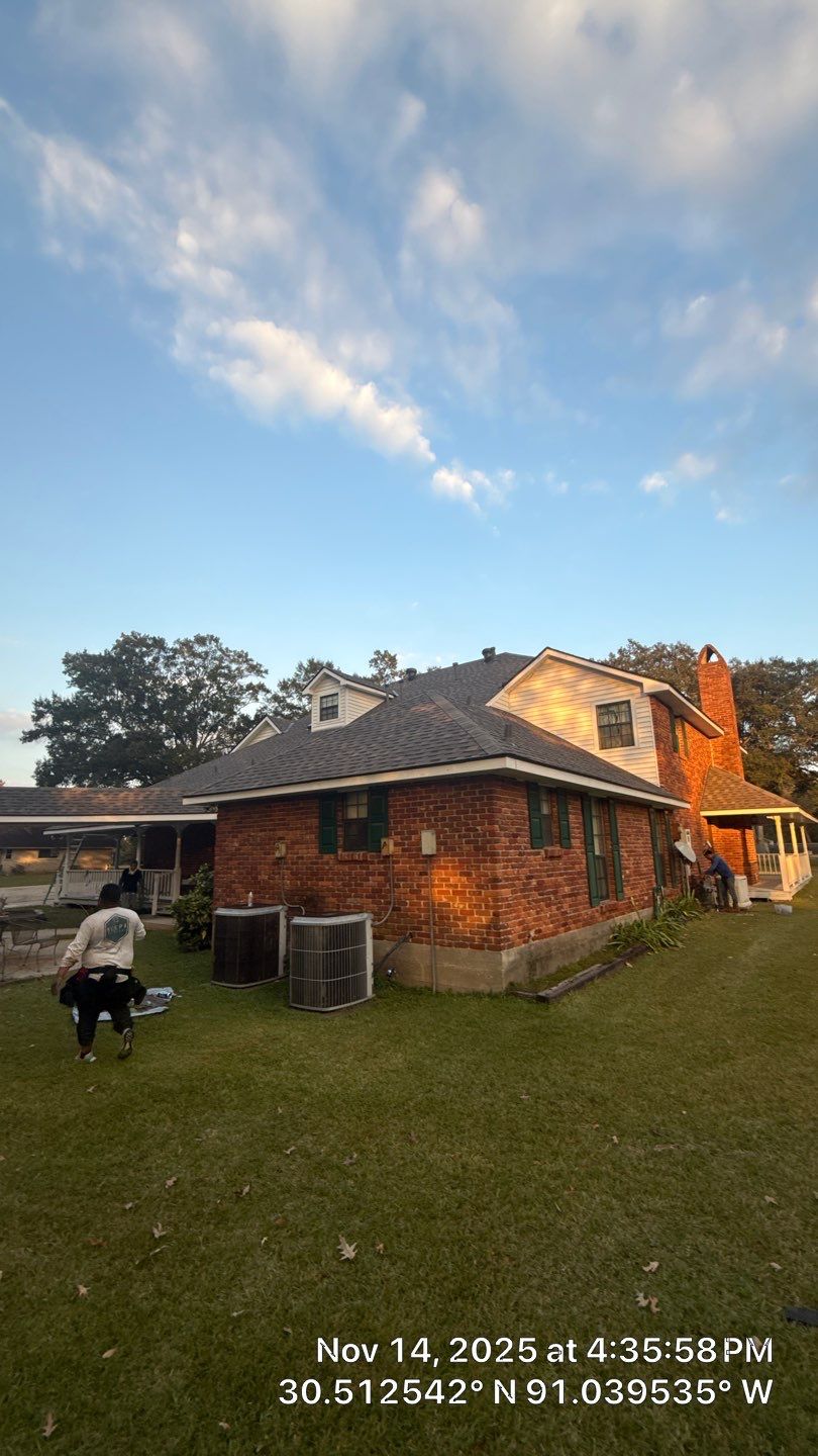 Atlas Pinnacle Pristine Weathered Shadow  by Top Team Roofing & Construction