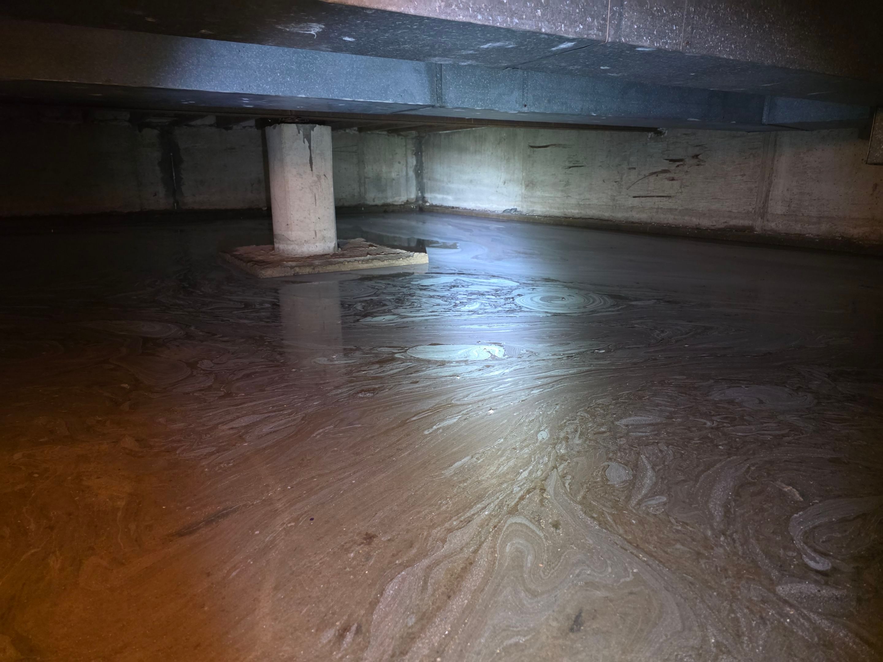 Crawlspace Water Extraction and Structural Drying in Oak Lawn by Chicagoland Water Medics