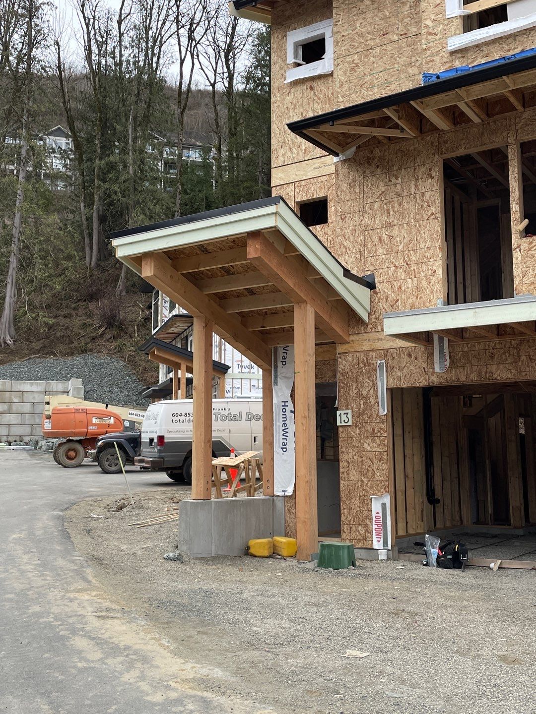 Residential Roofing Installation using OC Oakridge shingles by Top Notch Roofing Inc