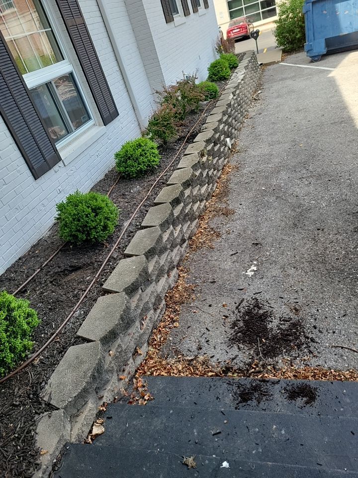 Replacement of existing retaining wall.  by New Horizon Landscapes