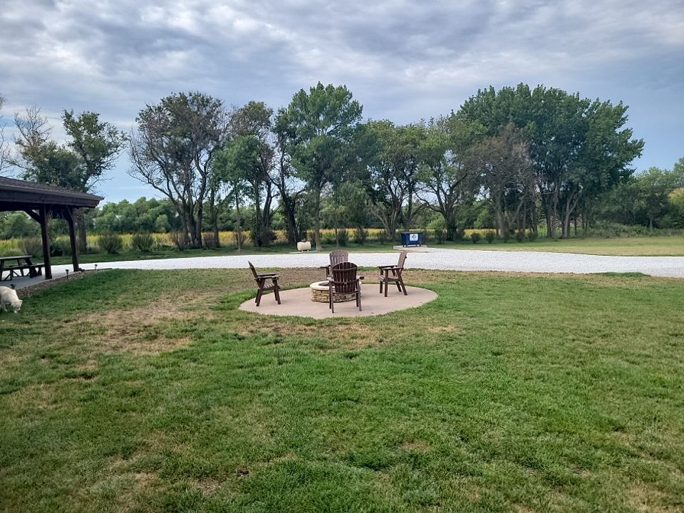 Putting Green / Driving Range / Entertaining space. by New Horizon Landscapes