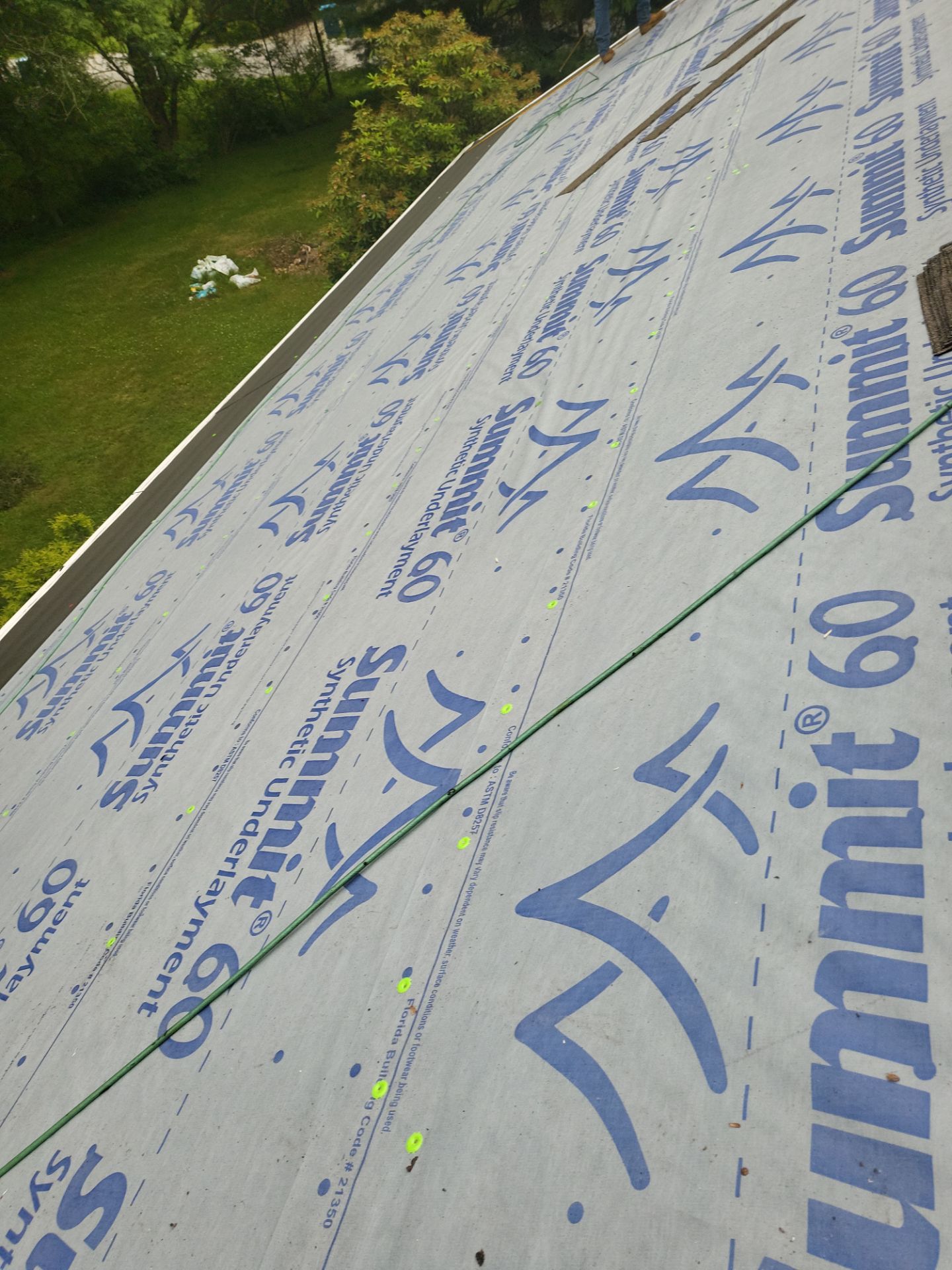 Atlas Pinnacle, Color, Woodland Green, Drip Edge, Color, White by Eagle Eye Roofing