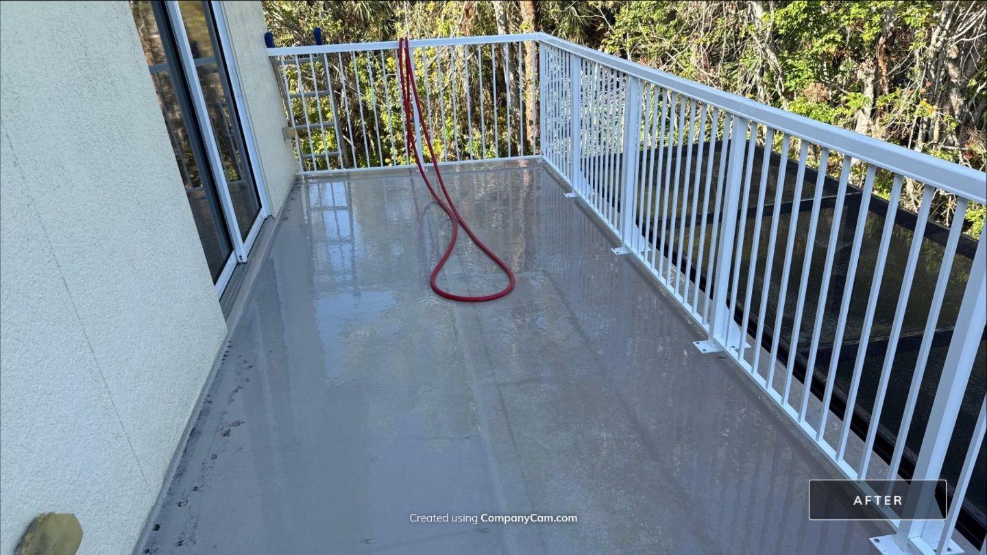 Barrington Ridge 2-Story House & Driveway Cleaning – Before & After Transformation! by Sunshine AquaWash