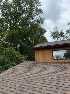 3851 Oak Tree Grand Rapids, MI 49546