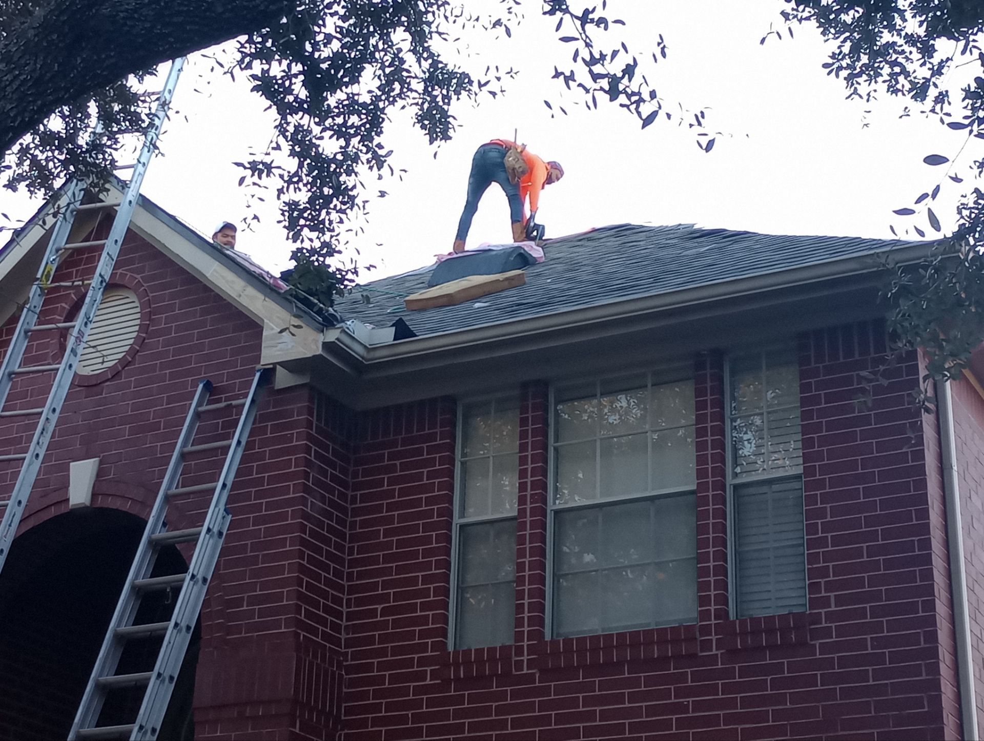 Residential Roofing Installation using Owen's Corning Duration (Lifetime) Shingles by Roof Repair Company