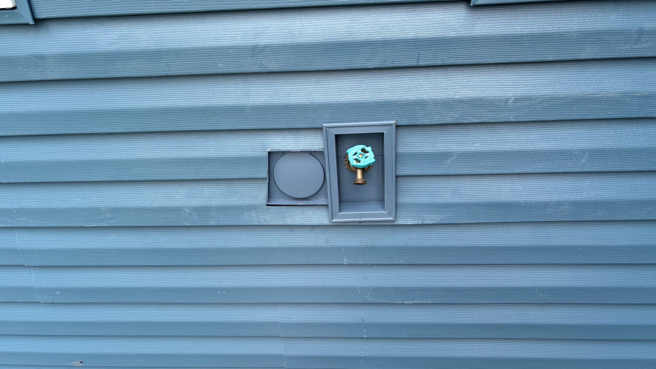 Siding Replacement using Alside D4 1/2" Dutchlap by 180 Contractors