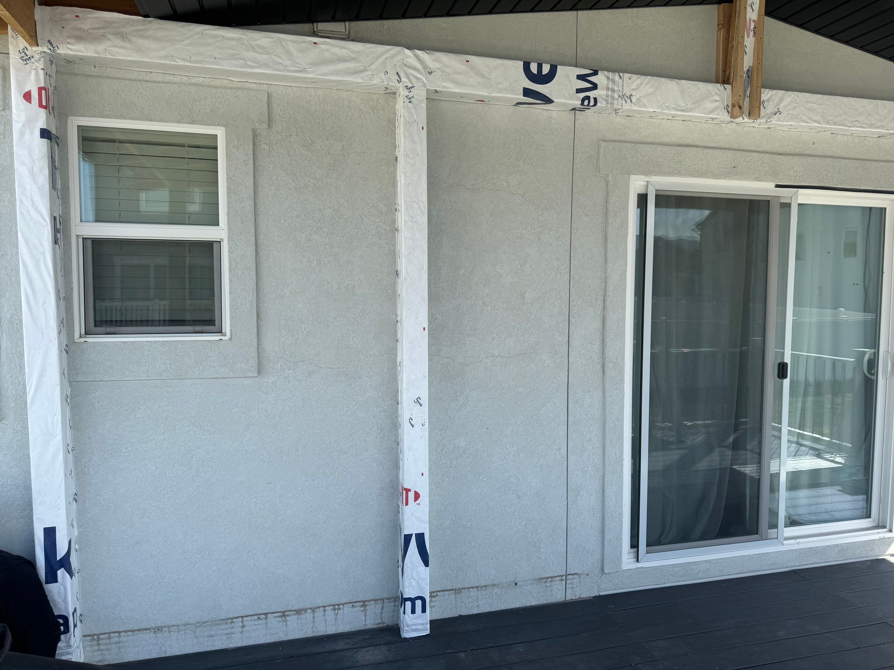 Eagle Mountain | Custom Post & Beam Wraps | Arctic White & Black by Ideal Siding Utah