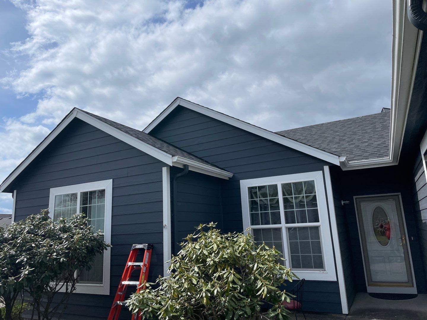 Residential Re-Roof in Albany Oregon by Orezona Building & Roofing Company, Inc.
