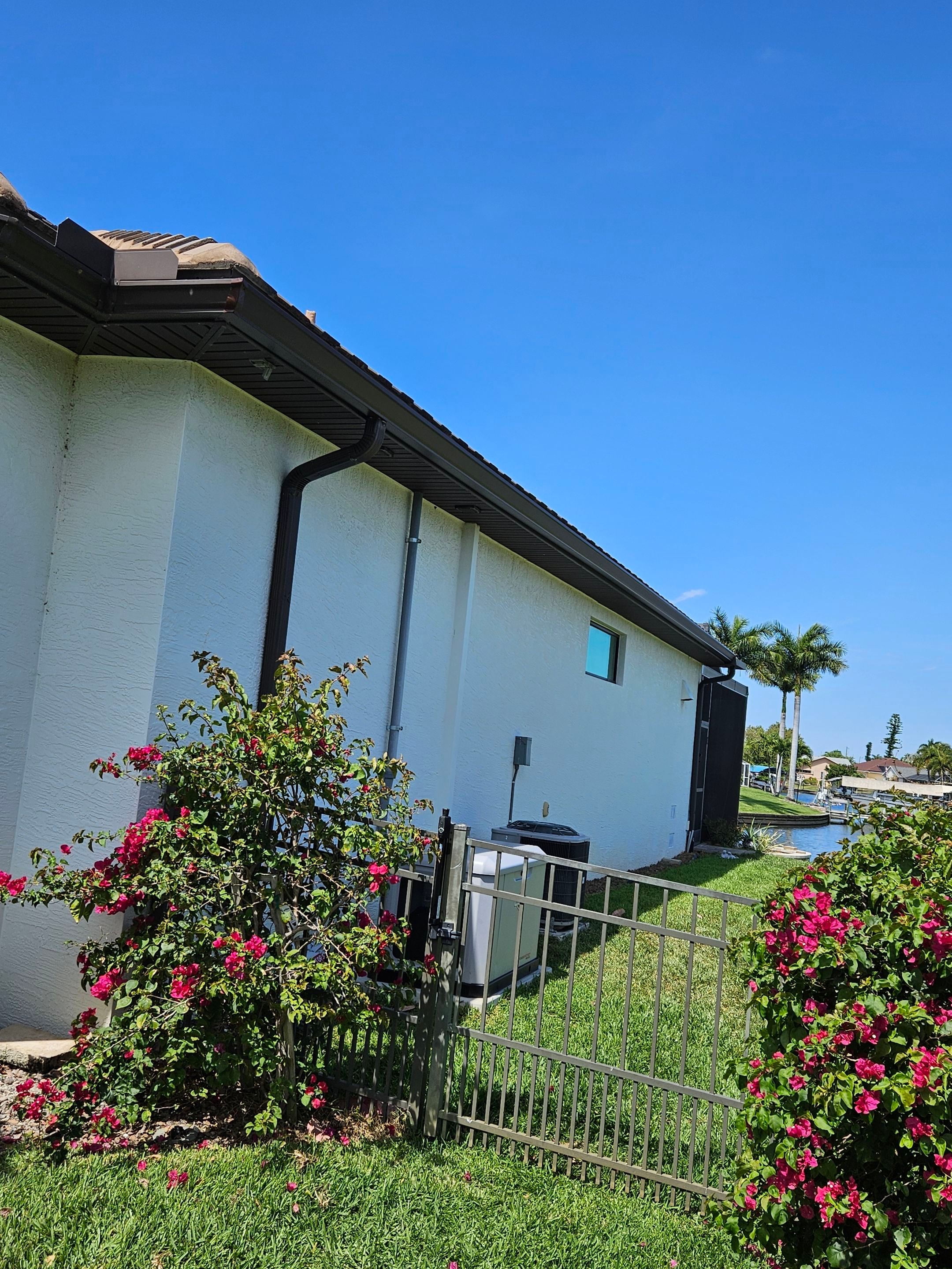 6 Inch Seamless Gutters using Musket Brown Seamless Gutters in Cape Coral FL