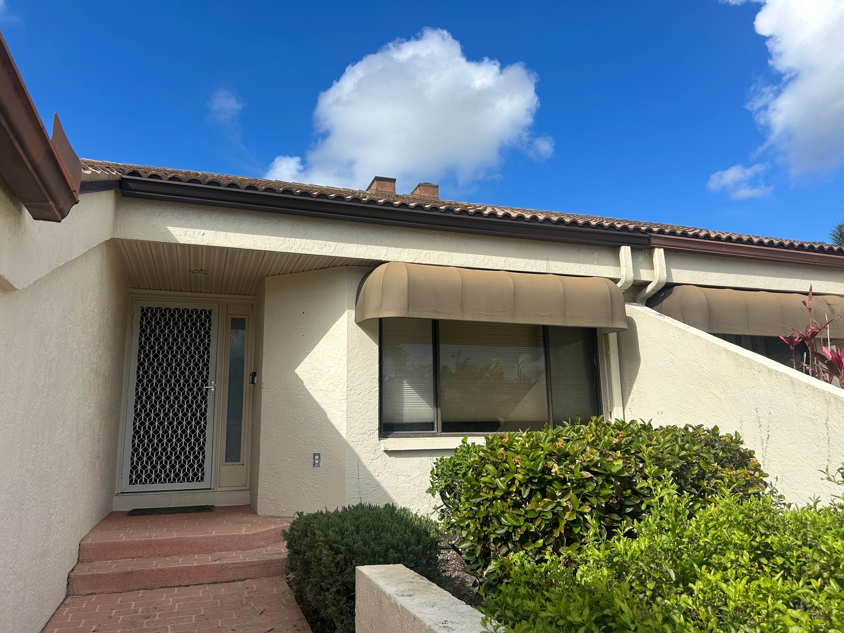 Custom Gutter Corners and Elbows in Fort Myers FL by Gutter Professors