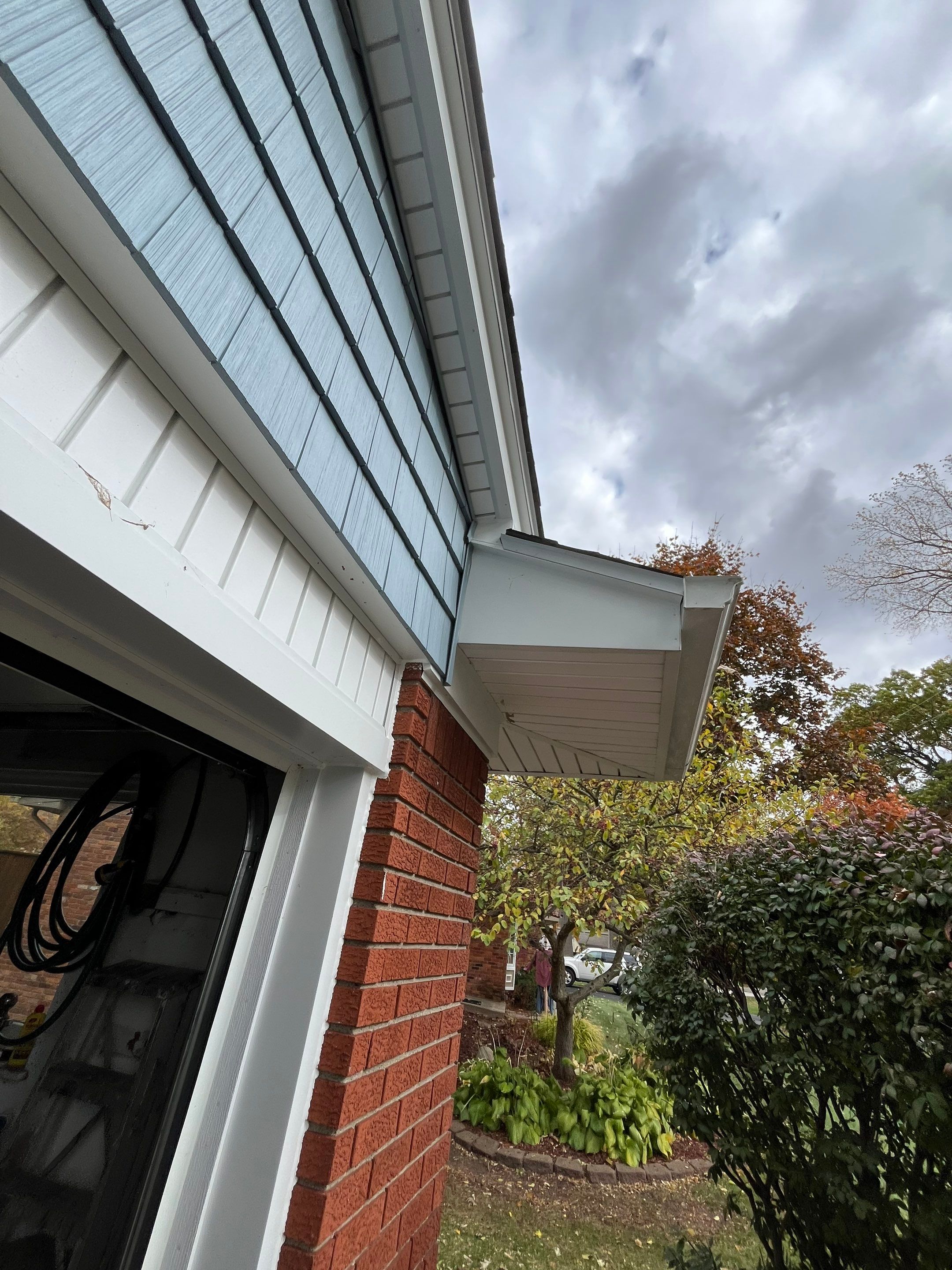 Siding Replacement using Alside Charter Oak D4.5" Colonial White by 180 Contractors
