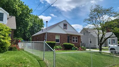 Brand: Atlas Pinnacle Color: Pristine Scotchgarde Pewter Drip: White